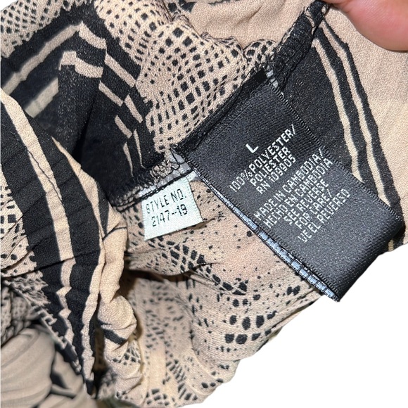 Jennifer L Lloyd Lace up Blouse size “L” - Picture 4 of 6